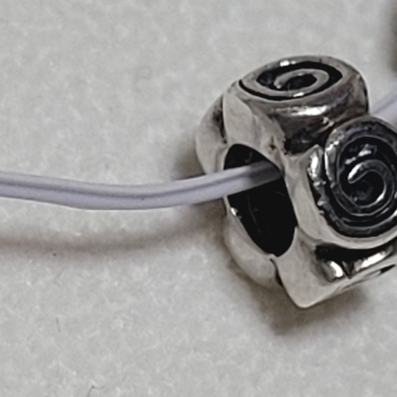 PANDORA Roses Spacer Charms (per charm) - Picture 5 of 8